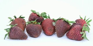 腐烂的草莓