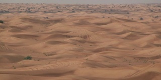 空旷地区的沙丘