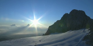 高清:清晨冰川全景图