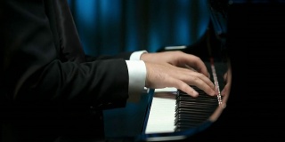 HD DOLLY:专业钢琴演奏