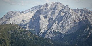 Canazei, Val在Fassa和Marmolada