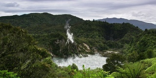 煎锅新西兰湖