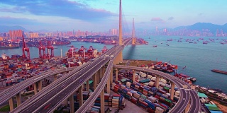 通往香港的大桥。