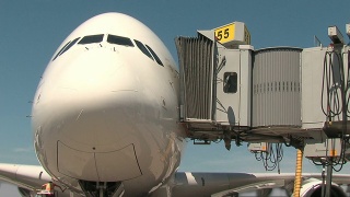 空客A380飞机-桥接时间流逝视频素材模板下载