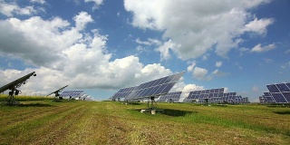 太阳能发电厂的柔性板