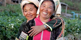 拉祜族妇女。