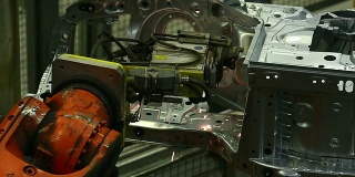 机器人焊接车身特写
