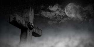 墓地里可怕的夜景