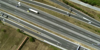 HD:高速公路上的交通
