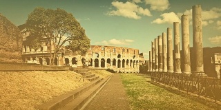 古罗马斗兽场旁的维纳斯和罗马神庙