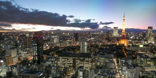 高清白天到夜晚延时:空中东京塔城市景观
