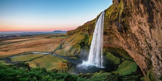 冰岛Seljalandsfoss瀑布慢镜头