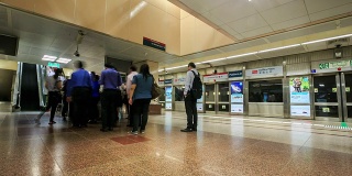 HD Time Lapse: Subway Train And Passenger，新加坡
