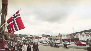 卑尔根卑尔根的挪威国旗视频素材模板下载