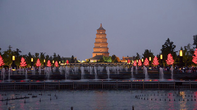 西安大雁塔北广场音乐喷泉Landmark Big Wild Goose Pagoda in Xi'an, China