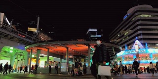 日本东京，有乐町站的行人。