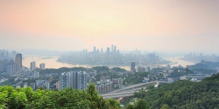 现代城市重庆的天际线和城市景观，时光流逝