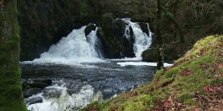 苏格兰邓弗里斯和加洛韦的乡村瀑布