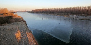 冰冻的河