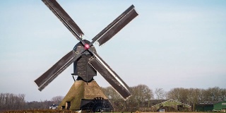 荷兰的传统旋转风车