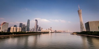 中国广州，2014年11月23日:中国广州珠江沿岸的现代建筑