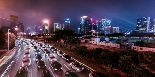 中国深圳，2014年11月20日:中国深圳，深圳的交通和建筑夜景