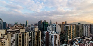 中国深圳，2014年11月21日:清晨的城市景观，中国深圳
