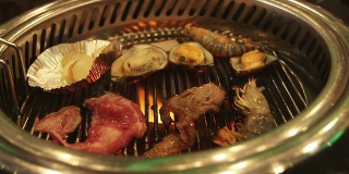 食物在韩国烧烤烧烤视频高清。