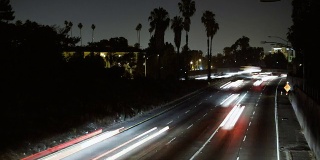 洛杉矶高速公路夜间的时间流逝