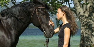 高清慢动作:与马的特殊关系。