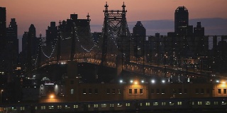 纽约皇后区大桥的黄昏