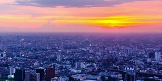 鸟瞰图曼谷在黄昏的泰国