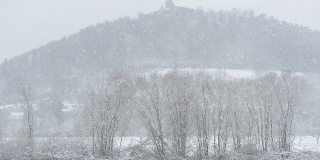 德国奥登瓦尔德的暴风雪