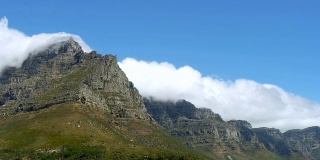 南非桌山上的云