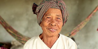 高清:柬埔寨一位亚洲高级妇女的肖像