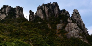 Sanqingshan山峰。