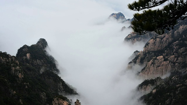 黄山峡谷云海