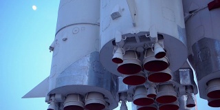 太空火箭准备发射