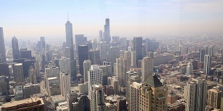 高清平移镜头:空中芝加哥天际线城市景观美国