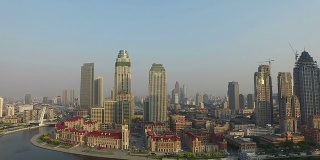 天津现代建筑鸟瞰图和城市景观，实时。
