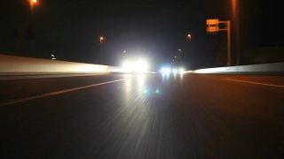 夜间高速公路，后视镜视频素材模板下载