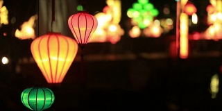 越南会安夜市上的越南灯