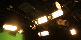 演播室灯光