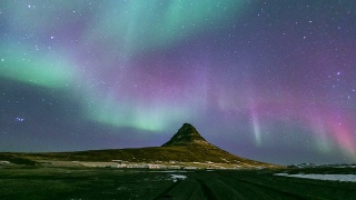 高清延时:冰岛Kirkjufell的北极光视频素材模板下载