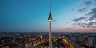 柏林电视塔城市景观的时间流逝，德国