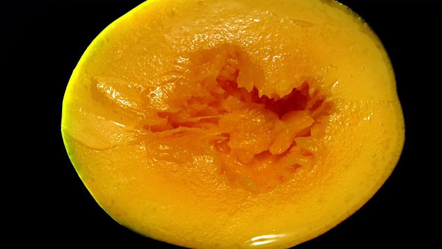 芒果热带水果健康摘要与黑色背景