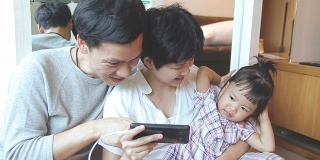 HD:幸福的家庭和智能手机