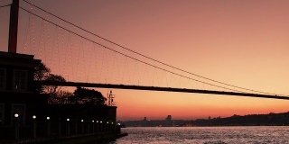 高清:横跨博斯普鲁斯海峡的大桥。* * * *时间流逝