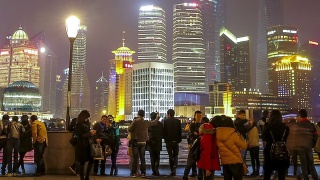 东方明珠电视塔夜景，中国上海。视频素材模板下载