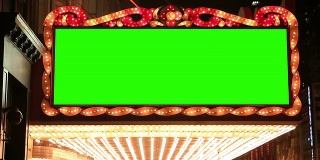 高清:金色灯泡罩灯背景与绿色屏幕